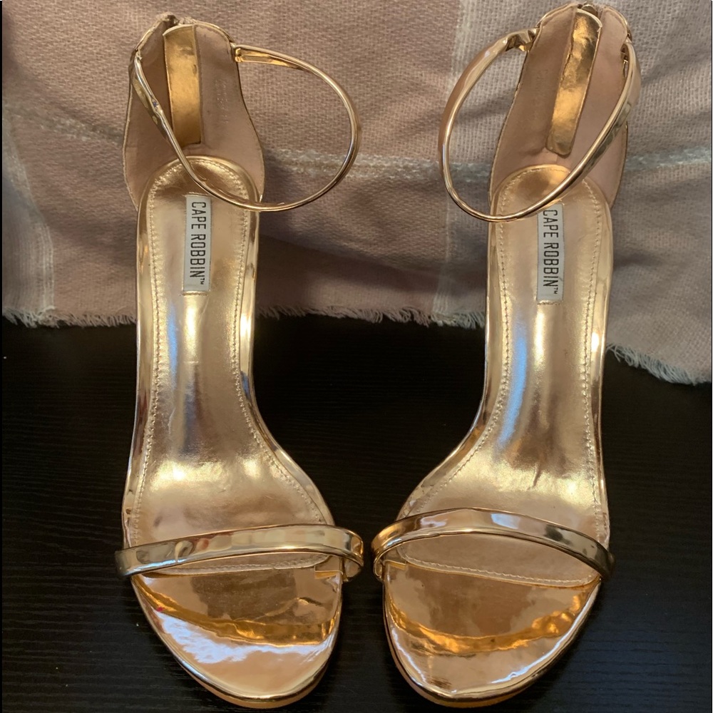 Cape robbin sandals